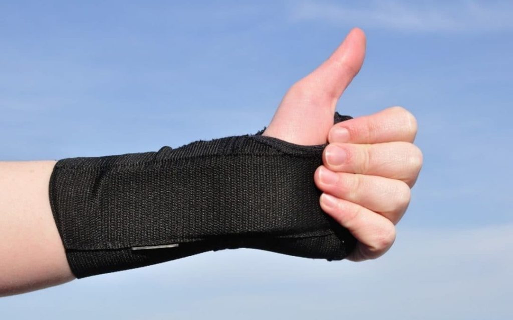 When a gamer starts to notice a slight pain in his/her wrist, they should consider wearing a wrist brace.