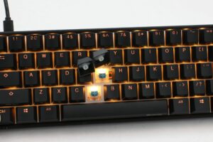 ducky mecha mini gaming keybaord key caps and switches